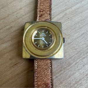 Rare Vintage Jowissa ladies gold tone Swiss mechanical watch 17 jewels